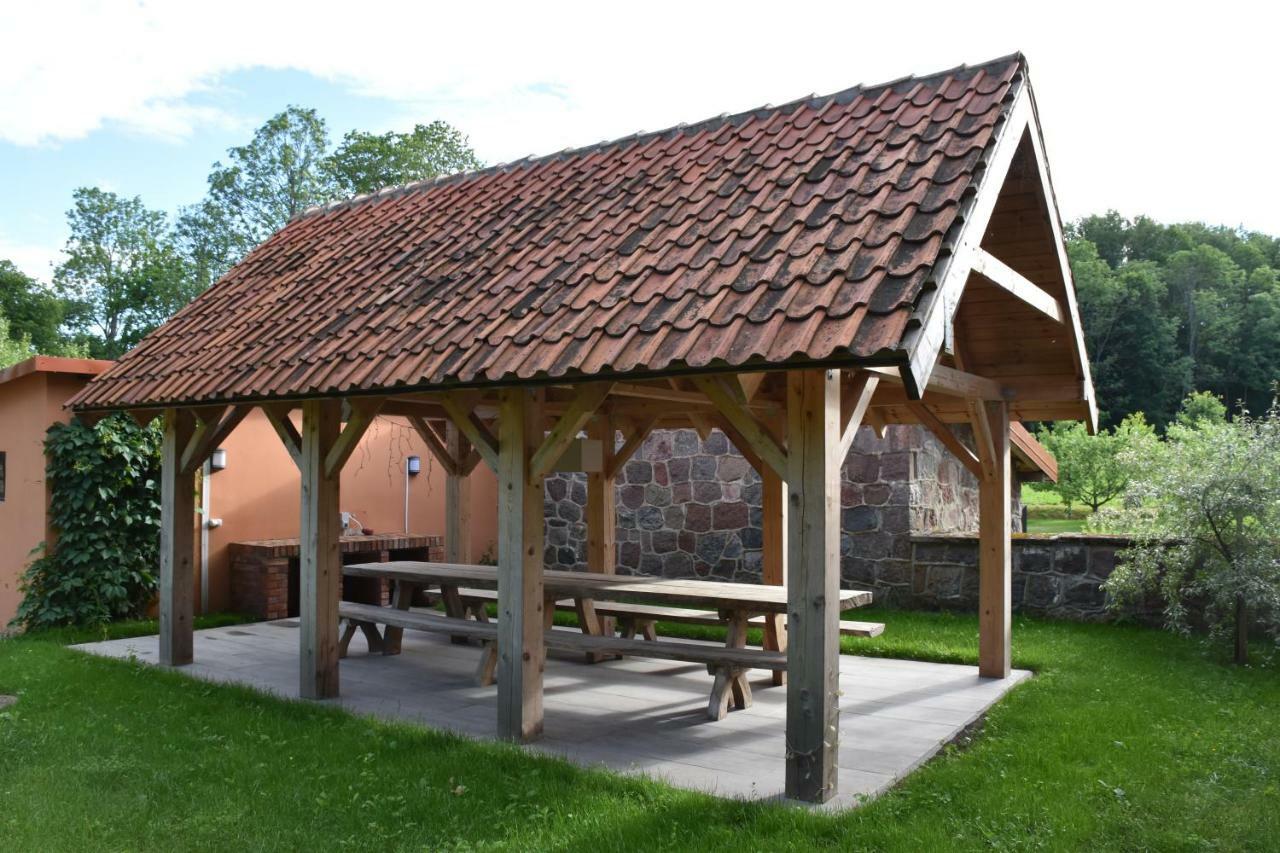 Gasthaus Dom Ogrodnika Biala Olecka Exterior foto